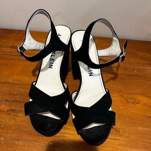 ANNE KLEIN block heel black suede shoe size 10M